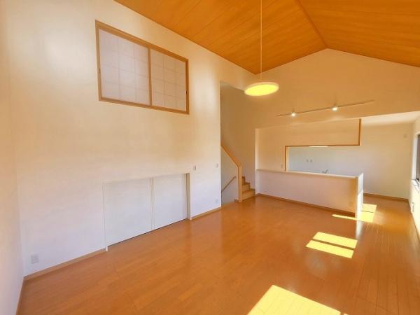 豊川市長沢町大覚のリビング画像