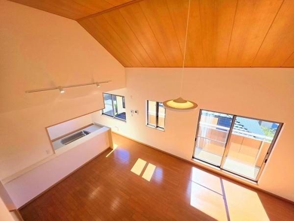 豊川市長沢町大覚のリビング画像