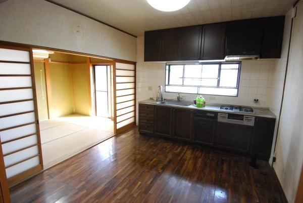 豊橋市高師町字北新切のキッチン画像