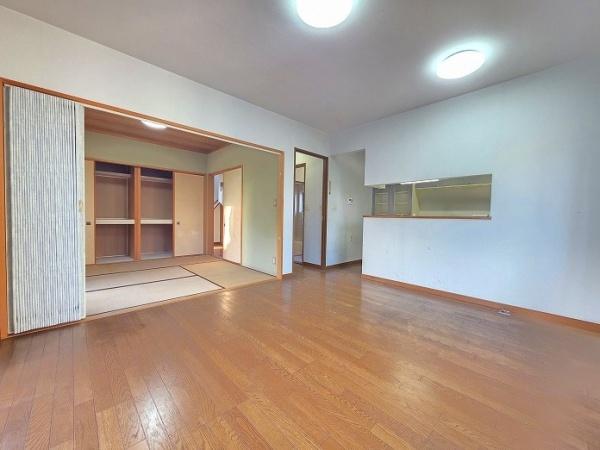 豊橋市向草間町向西のリビング画像