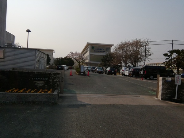 豊川市諏訪西町59期　3号棟の小学校画像