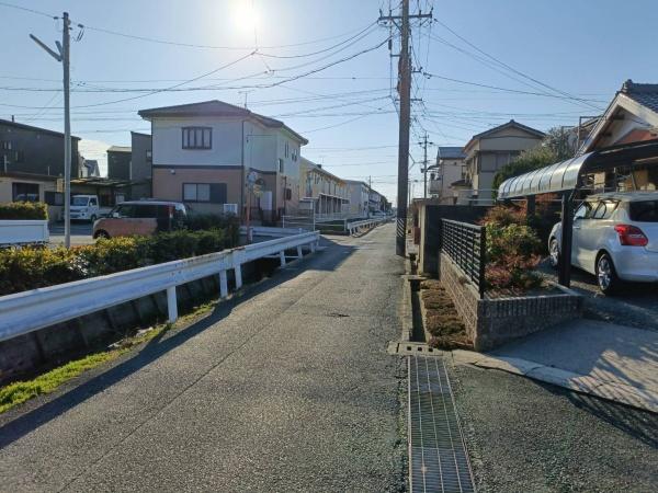 豊橋市新栄町字南小向の前面道路含む現地写真画像