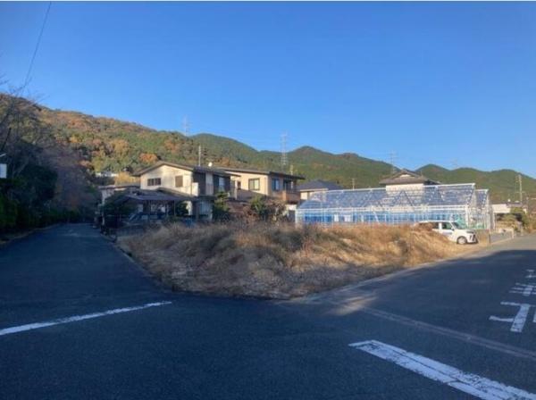 豊川市赤坂台第1期 1号棟の前面道路含む現地写真画像