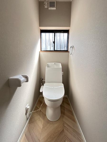 豊川市赤坂町東山のトイレ画像