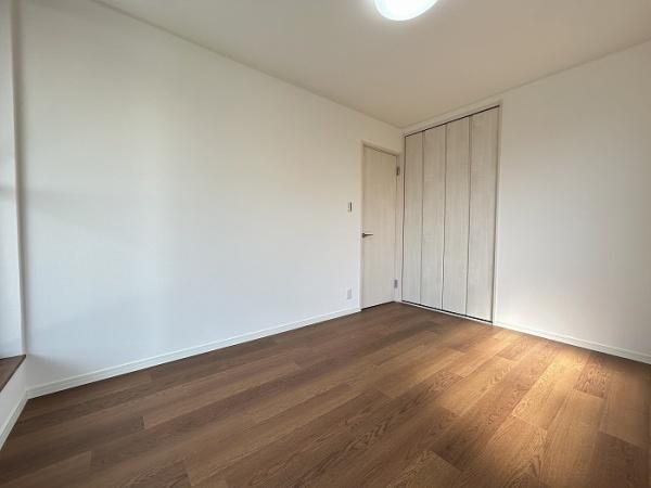 豊川市赤坂町東山の洋室画像