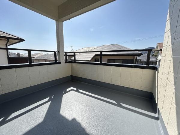 豊川市赤坂町東山のバルコニー画像