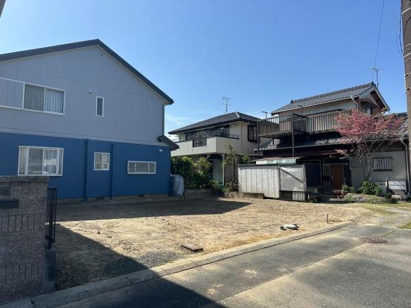 豊橋市新栄町南小向　全1棟の前面道路含む現地写真画像