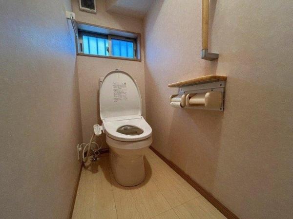 豊橋市前芝町西青のトイレ画像