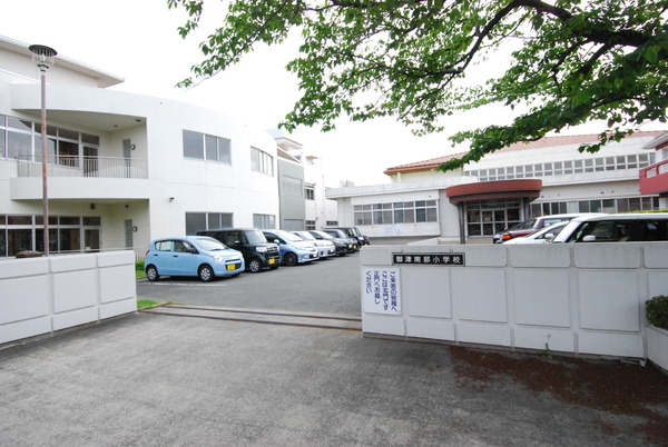 豊川市御津町大草59期　1号棟の小学校画像