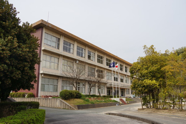 豊川市赤坂町第2期　全1棟の小学校画像