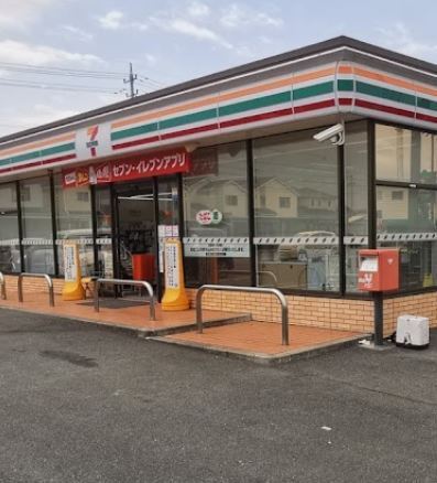 豊橋市大岩町第2期　全1棟のコンビニ画像