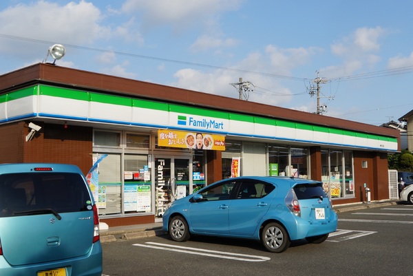 豊橋市西幸町幸のコンビニ画像