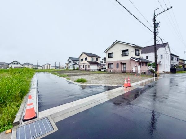 豊川御津町御馬 4号棟の前面道路含む現地写真画像