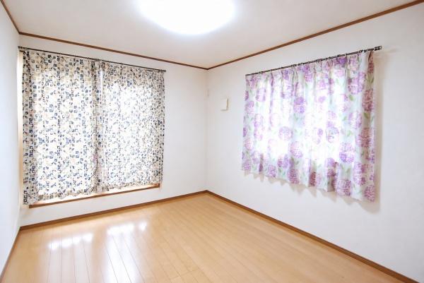 豊橋市三ノ輪町字本興寺の洋室画像