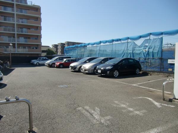 セントラルパレス15の駐車場画像