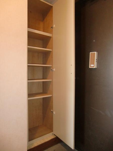 第二エステートオギモトの収納画像