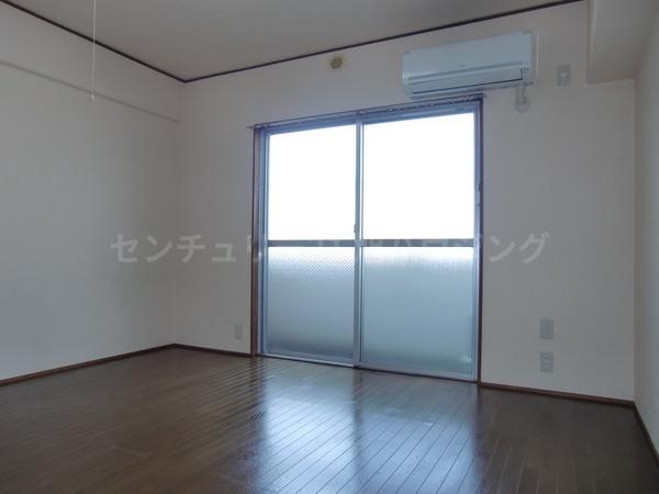 第二エステートオギモトの洋室画像