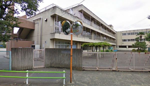 調布市国領町４丁目の新築一戸建の小学校画像