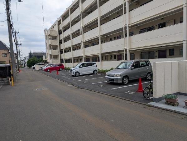 七丁目国領住宅の駐車場画像