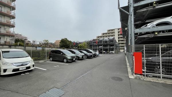 パークホームズ調布桜堤通りの駐車場画像