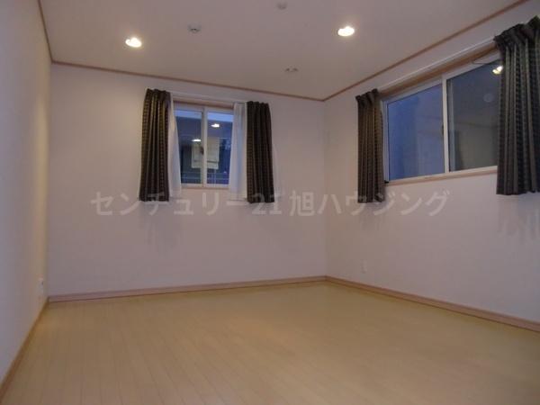 国領３丁目貸家のリビング画像