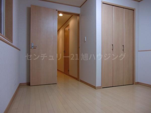 国領３丁目貸家の洋室画像