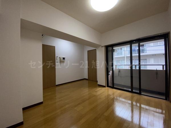 ティアラのリビング画像