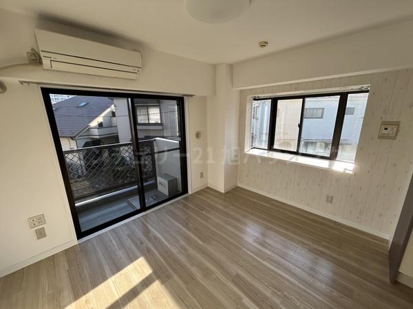 エクセレントの洋室画像