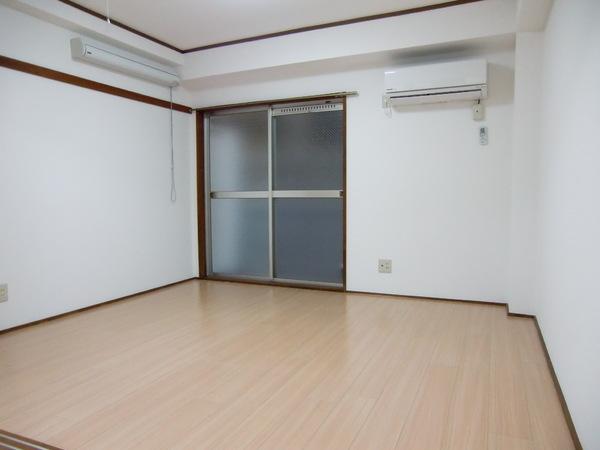 ハイツローズマローの洋室画像