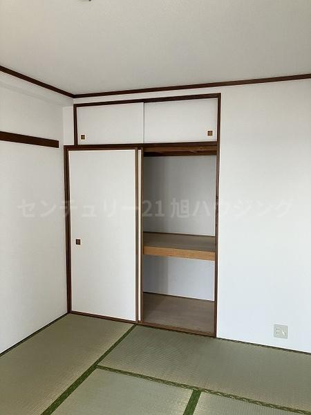 調布市国領町1丁目のマンションの収納画像