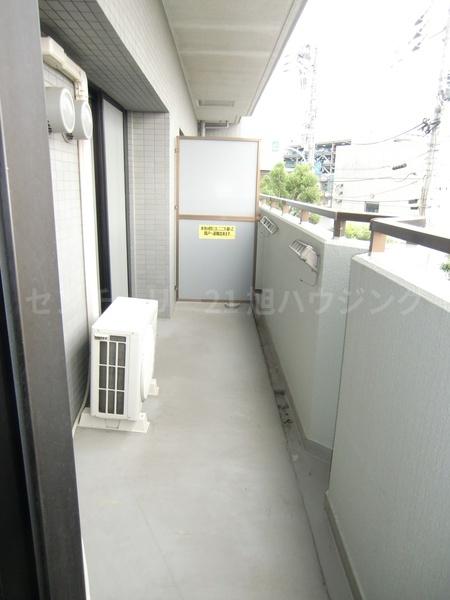 調布市国領町1丁目のマンションのバルコニー画像