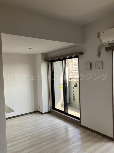 調布市国領町1丁目のマンションのリビング画像