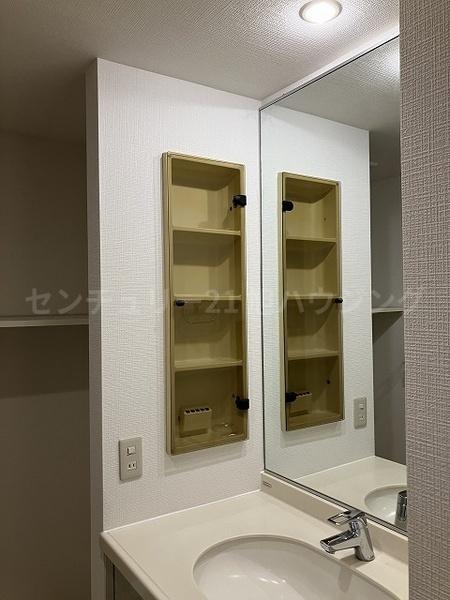 調布市国領町1丁目のマンションの洗面台・洗面所画像