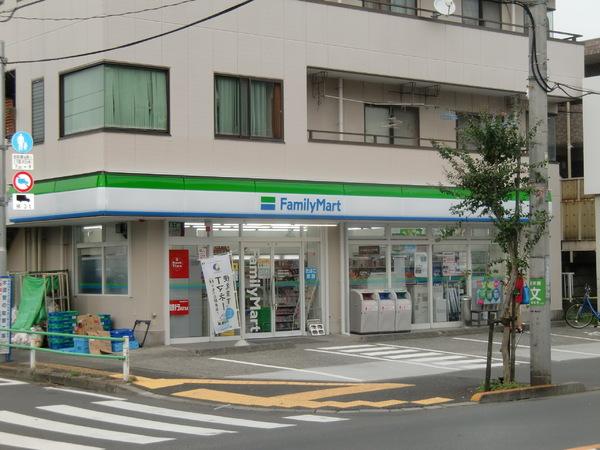 ピュアハイム国領のコンビニ画像