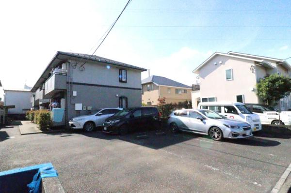 クレセントハウスの駐車場画像