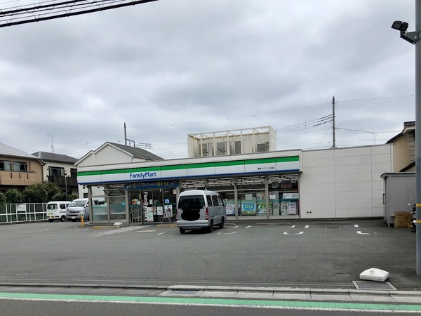 リリオン・ヴィレッジIのコンビニ画像
