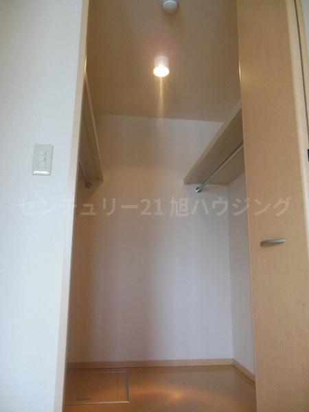 ヴェルドミールの収納画像