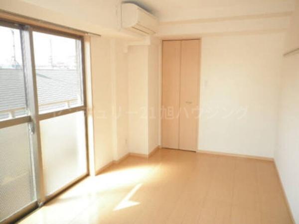 ボンヌール菊野台のリビング画像