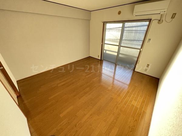 第二エステートオギモトのリビング画像