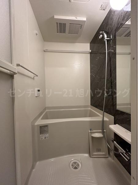 マイユクールのバス画像