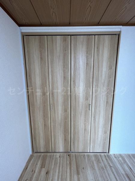 五香屋プラザビルの収納画像
