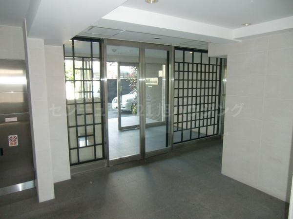 レディアス調布国領のエントランス画像