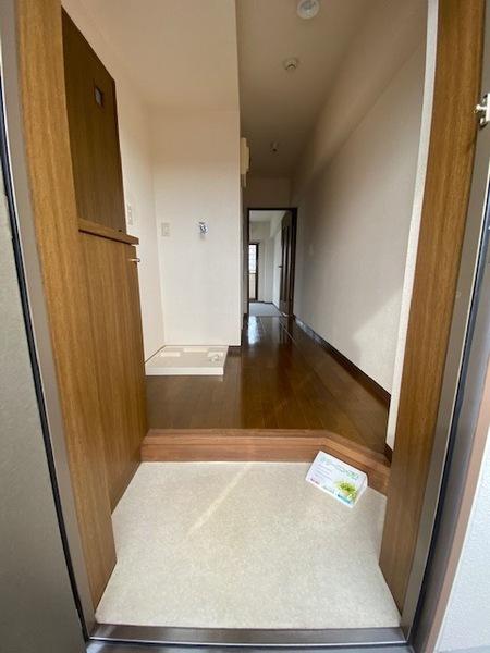 クレセントトミザワの玄関画像