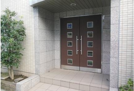 ルピナスコート柴崎のエントランス画像