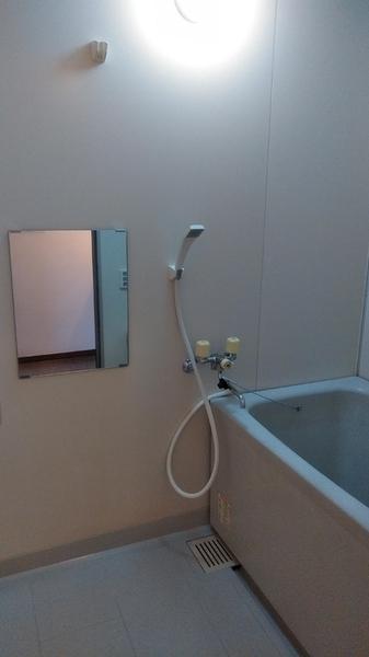 シャイニーヒルのバス画像