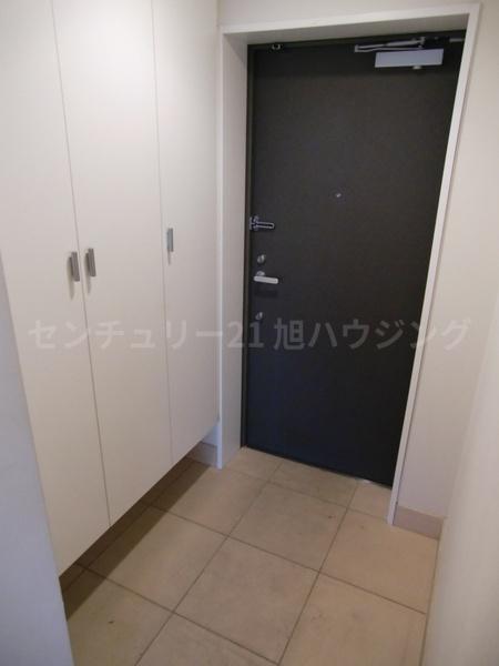 レジディア調布の玄関画像