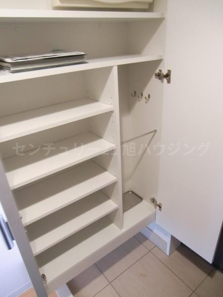 レジディア調布の玄関画像