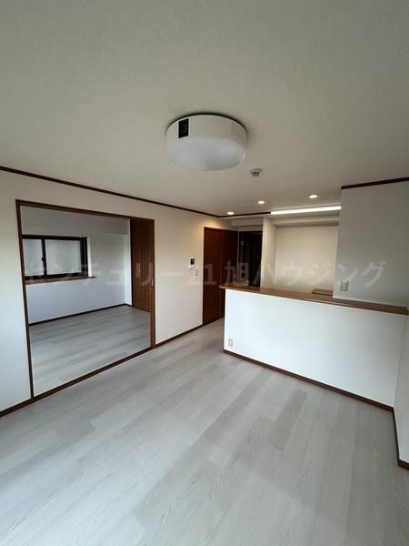 PureCrestのリビング画像