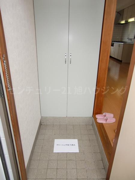 センチュリー上石原１３号館の玄関画像