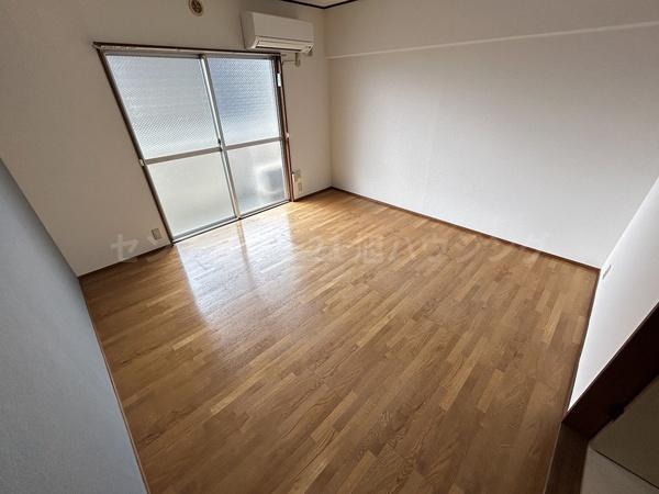 第二エステートオギモトの洋室画像